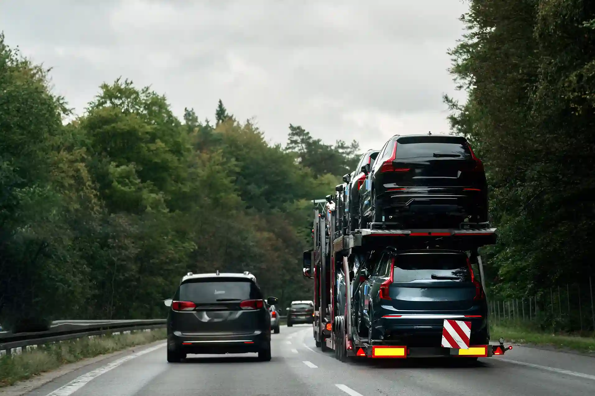 Contact a Vehicle Shipping Coordinator USA car transport visual